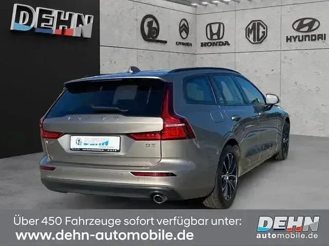 Gebraucht Volvo V60 Business Edition 150 PS (110 kW) 2018 Grau Kombi