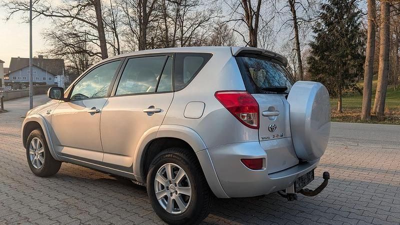 Gebraucht Toyota RAV4 177 PS (130 kW) 2009 Silber SUV