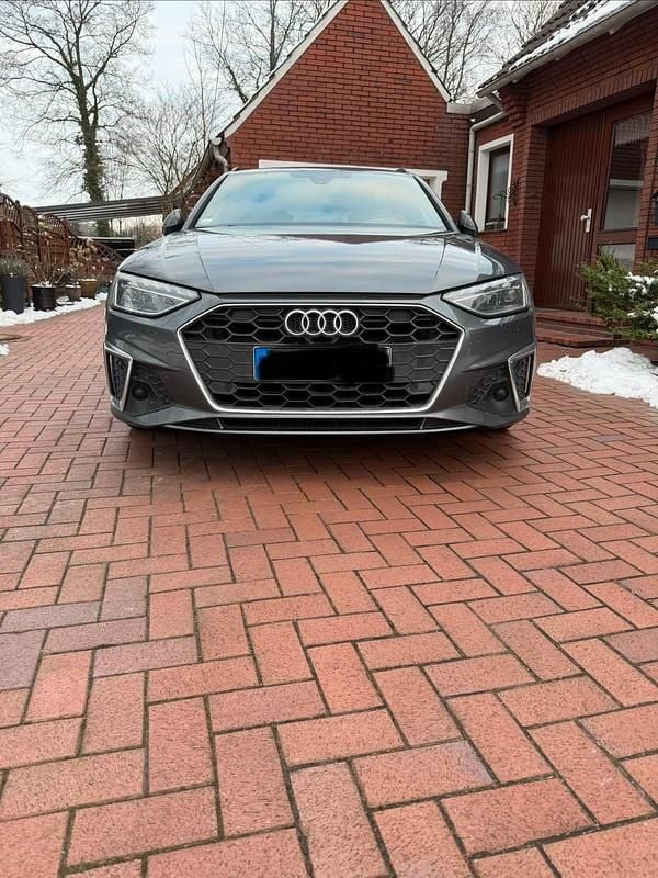 Grau Gebraucht 2021 Audi A4 S-Line Kombi | 24.500 € (Fairer Preis) - Bild 1/4