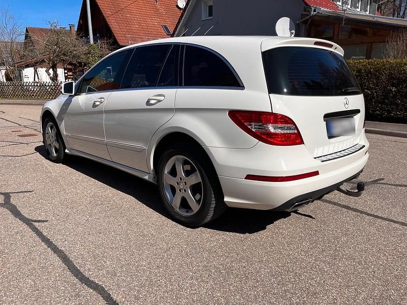 Gebraucht Mercedes R300 190 PS (139 kW) 2012 Weiß Van / Kleinbus