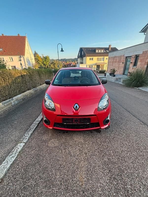 Rot Gebraucht 2011 Renault Twingo Kleinwagen | 3.249 € - Bild 1/4