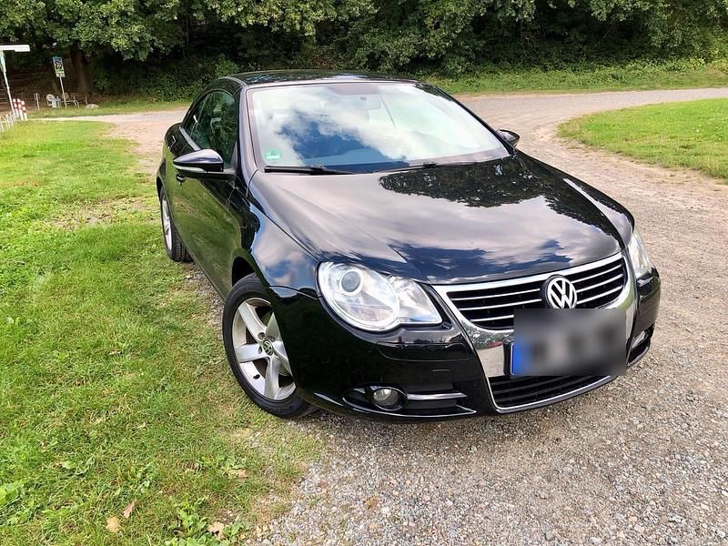 Schwarz Gebraucht 2011 VW Eos Cabrio | 4.600 € (Guter Preis) - Bild 1/4