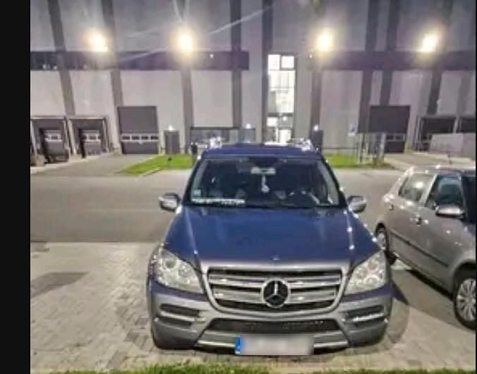 Grau Gebraucht 2011 Mercedes GL350 SUV | 13.800 € - Bild 1/4