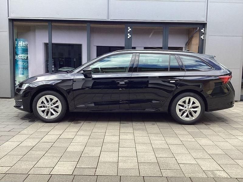 Schwarz Gebraucht 2024 Skoda Octavia Selection Kombi | 28.950 € (Fairer Preis) - Bild 1/4