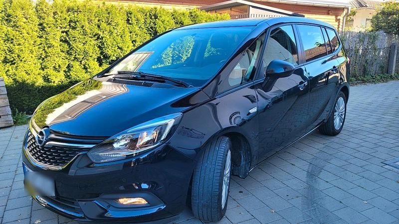 Blau Gebraucht 2018 Opel Zafira Tourer Van / Kleinbus | 9.800 € (Superpreis) - Bild 1/4