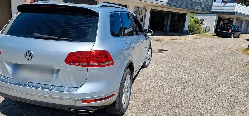 Gebraucht VW Touareg 262 PS (192 kW) 2016 Silber SUV