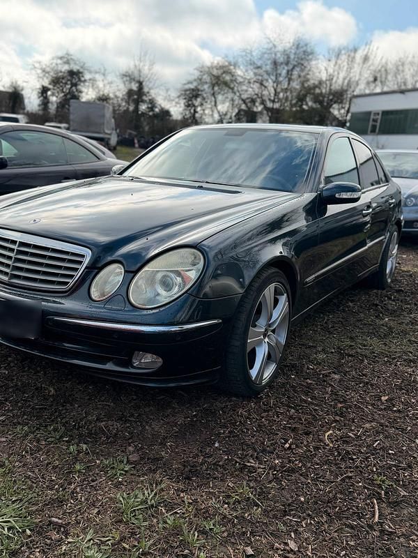 Gebraucht Mercedes E240 177 PS (130 kW) 2002 Schwarz Limousine