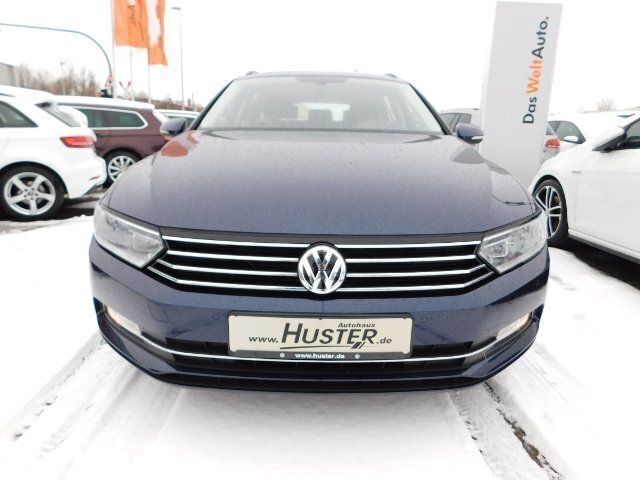 Gebraucht VW Passat Comfortline 120 PS (88 kW) 2016 Blau metallic Kombi