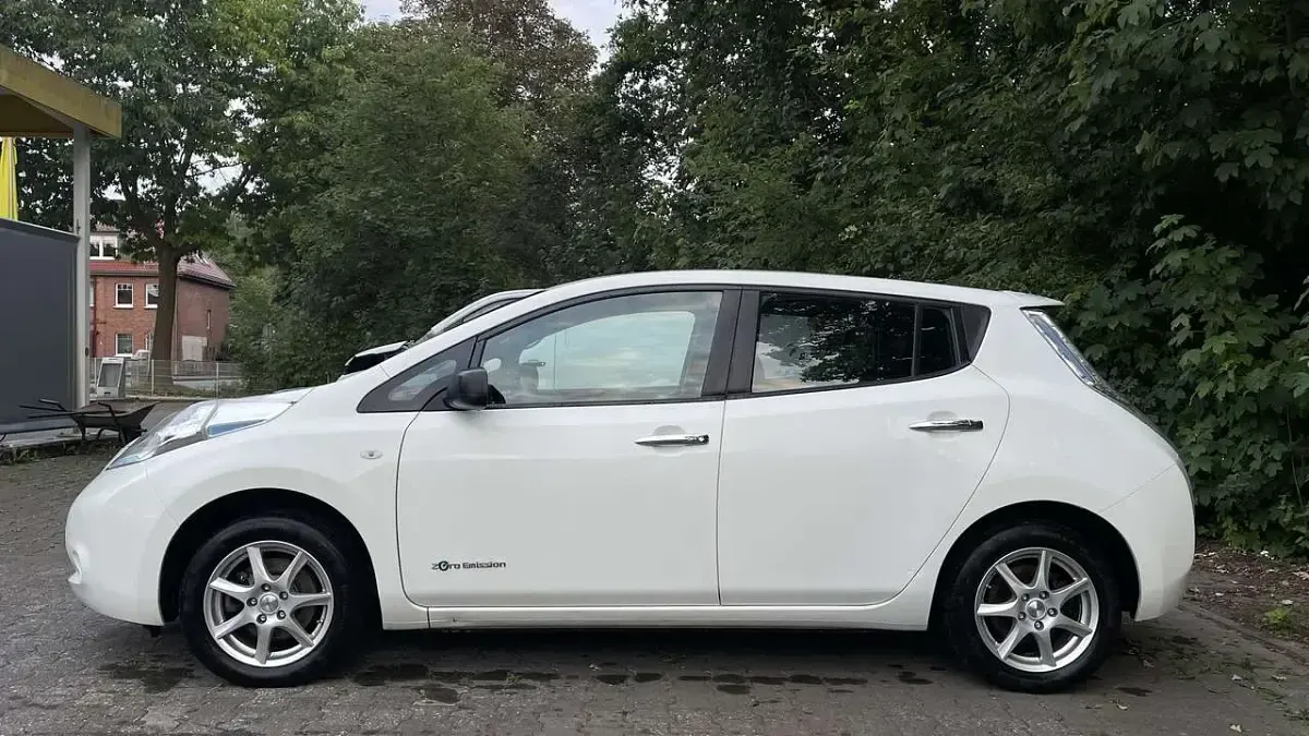 Gebraucht Nissan Leaf Visia 80 kW (109 PS) 2016 Weiß Kleinwagen