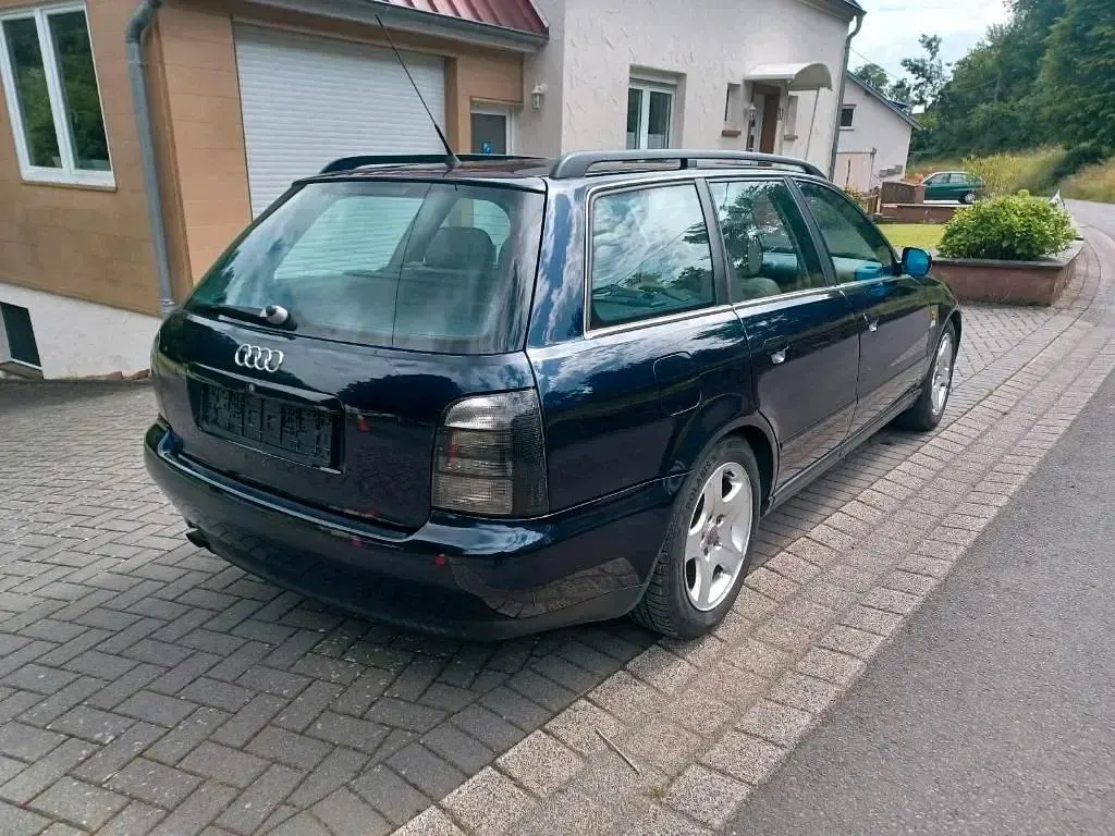 Gebraucht Audi A4 193 PS (141 kW) 1997 Blau Kombi