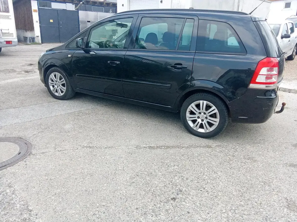 Gebraucht Opel Zafira 125 PS (91 kW) 2013 Schwarz Van / Kleinbus