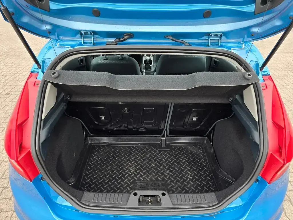 Gebraucht Ford Fiesta Titanium 82 PS (60 kW) 2010 Blau Limousine