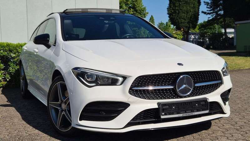 Weiß Gebraucht 2020 Mercedes CLA220 AMG Limousine | 25.900 € (Superpreis) - Bild 1/4