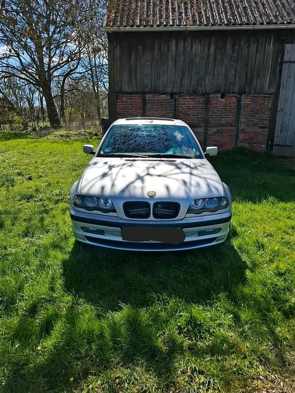 Gebraucht BMW 318 118 PS (86 kW) 2002 Silber Limousine
