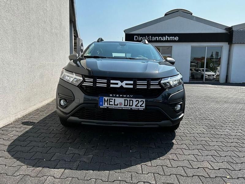 Gebraucht Dacia Sandero Expression 91 PS (66 kW) 2023 Grau grau "comete" Kleinwagen