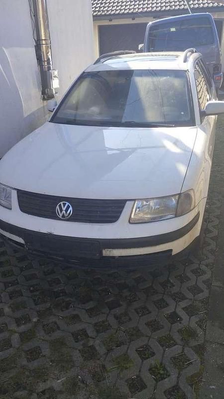 Weiß Gebraucht 1999 VW Passat Basis Kombi | 750 € (Superpreis) - Bild 1/2