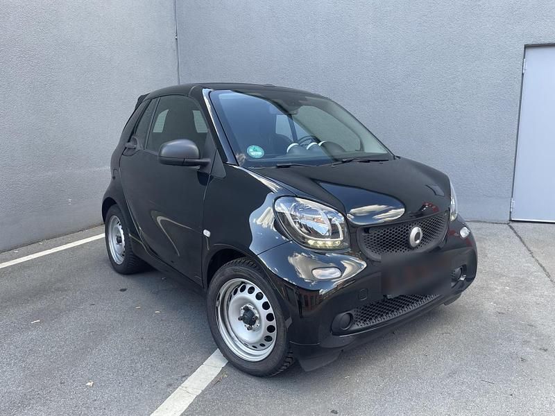 Schwarz Gebraucht 2016 Smart ForTwo Cabrio Cabrio | 8.789 € (Superpreis) - Bild 1/4