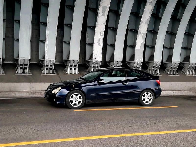 Gebraucht Mercedes CLC200 163 PS (119 kW) 2003 Blau Kleinwagen