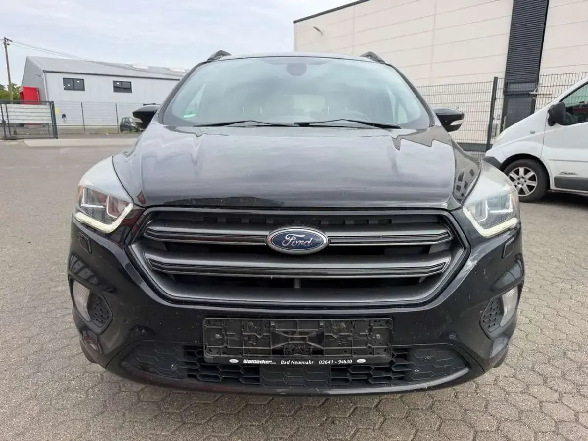 Gebraucht Ford Kuga ST-Line 150 PS (110 kW) 2017 Shadow black SUV