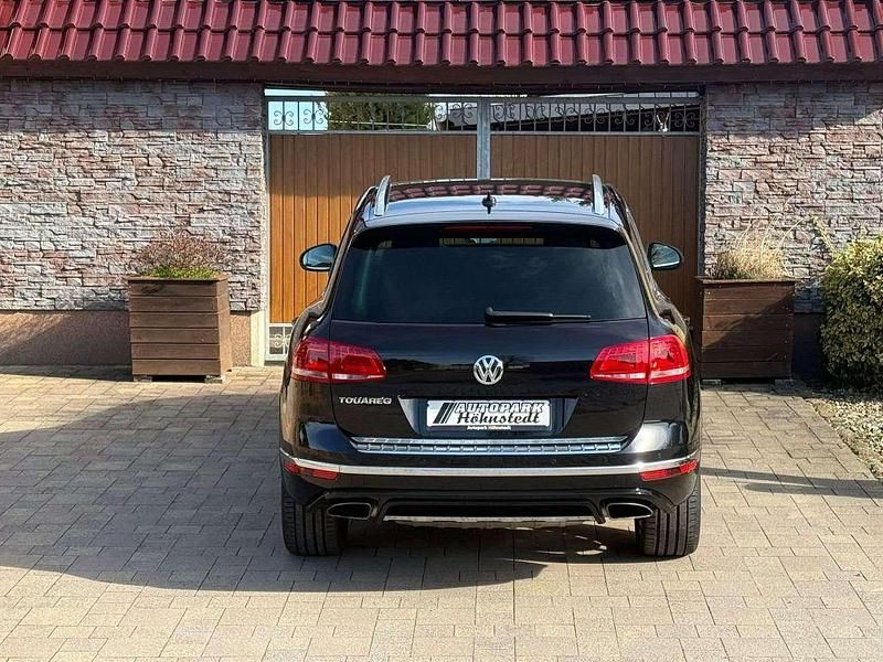 Gebraucht VW Touareg Terrain Tech 262 PS (192 kW) 2016 Deep black perleffekt SUV