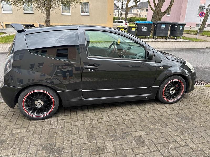 Gebraucht Citroën C2 60 PS (44 kW) 2009 Schwarz Kleinwagen