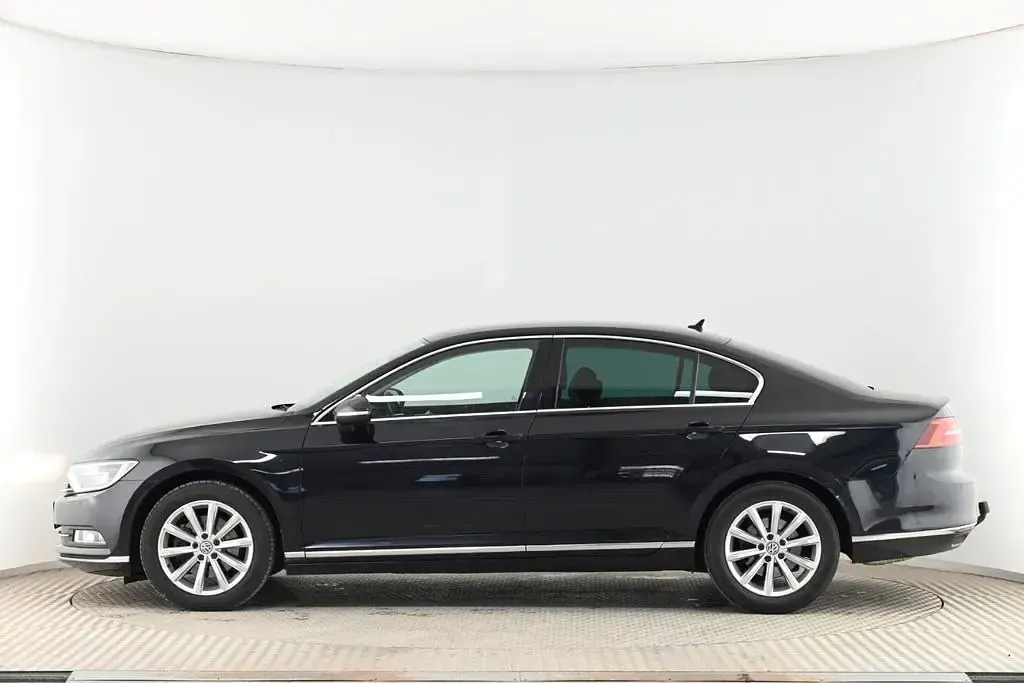 Gebraucht VW Passat Highline 150 PS (110 kW) 2019 Schwarz Limousine