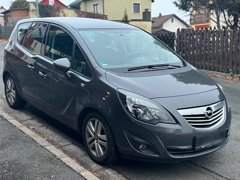Braun Gebraucht 2011 Opel Meriva Van / Kleinbus | 2.350 € (Superpreis) - Bild 1/4