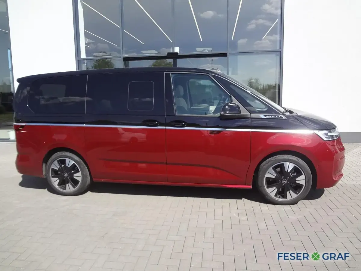 Używany VW Multivan Style 150 KM (110 kW) 2025 Czerwony Minivan