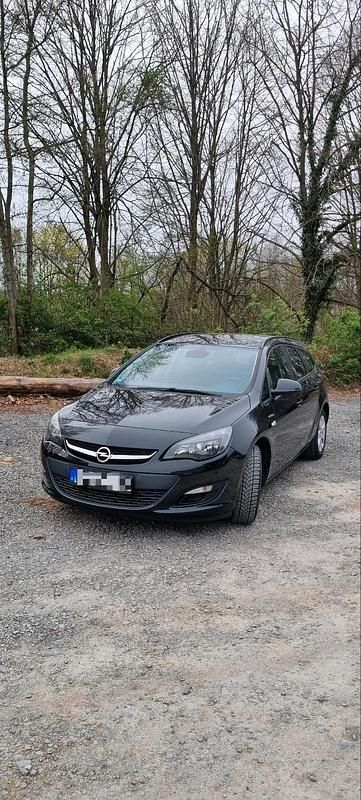 Gebraucht Opel Astra 101 PS (74 kW) 2015 Schwarz Kombi