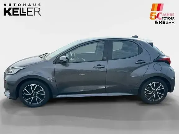 Gebraucht Toyota Yaris Basis 116 PS (85 kW) 2022 Marlingrau metallic Kleinwagen