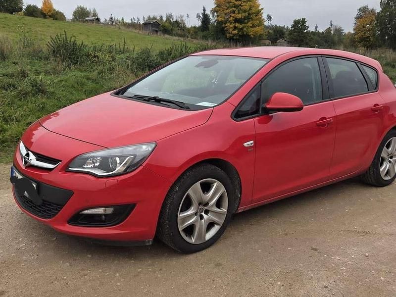 Rot Gebraucht 2014 Opel Astra Energy Limousine | 3.800 € (Superpreis) - Bild 1/4