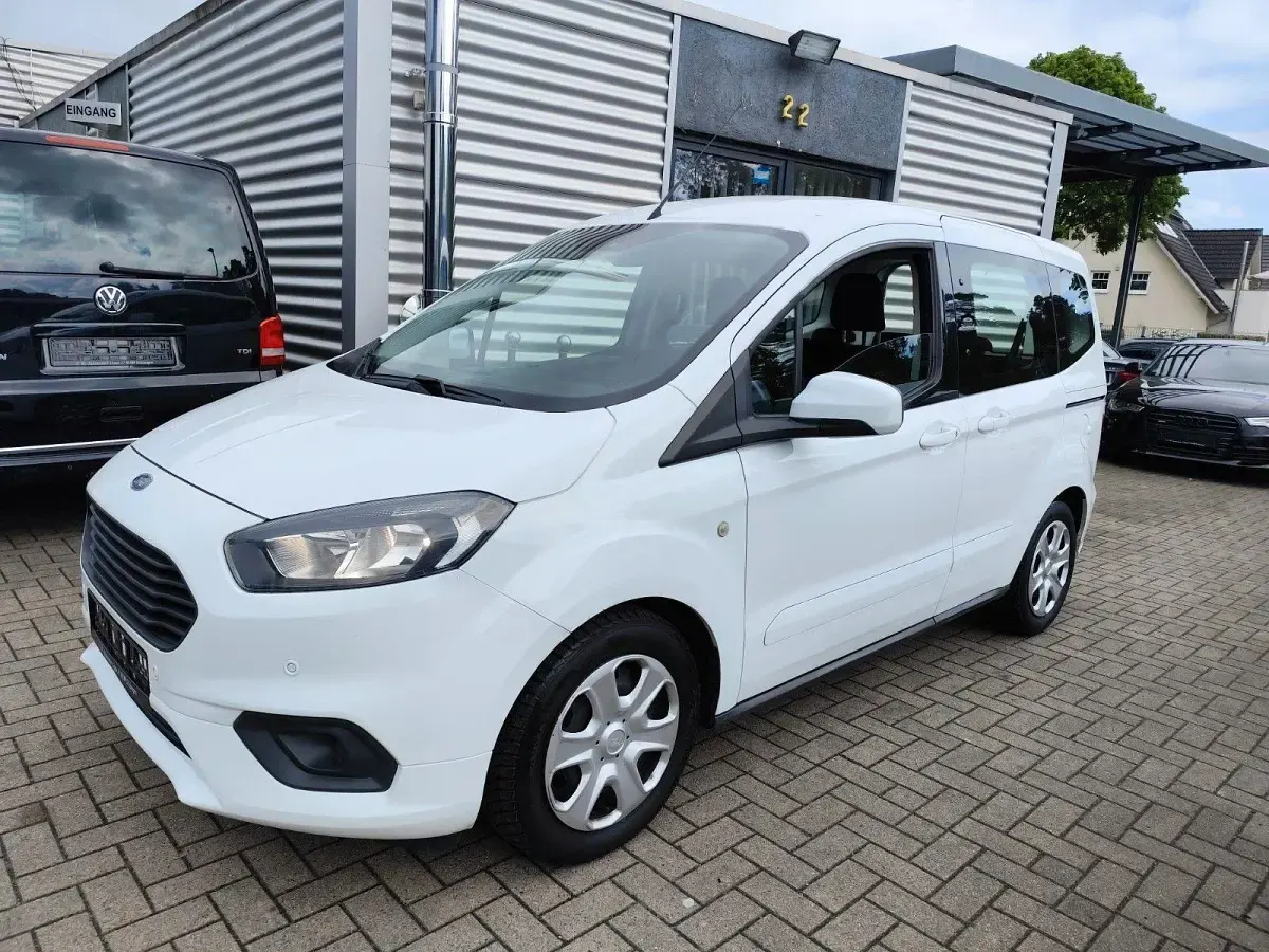 Gebraucht Ford Tourneo Courier 101 PS (74 kW) 2018 Weiß Van / Kleinbus