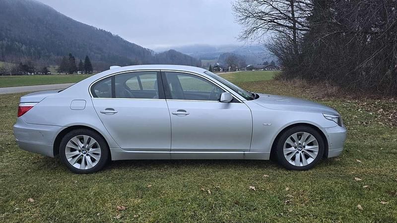 Gebraucht BMW 525 Lifestyle 197 PS (144 kW) 2008 Silber Limousine