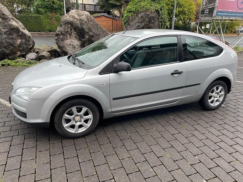 Gebraucht Ford Focus 101 PS (74 kW) 2005 Silber Kleinwagen
