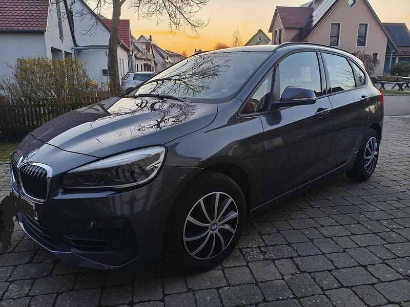 Gebraucht BMW 218 Active Tourer 140 PS (102 kW) 2020 Grau Van / Kleinbus