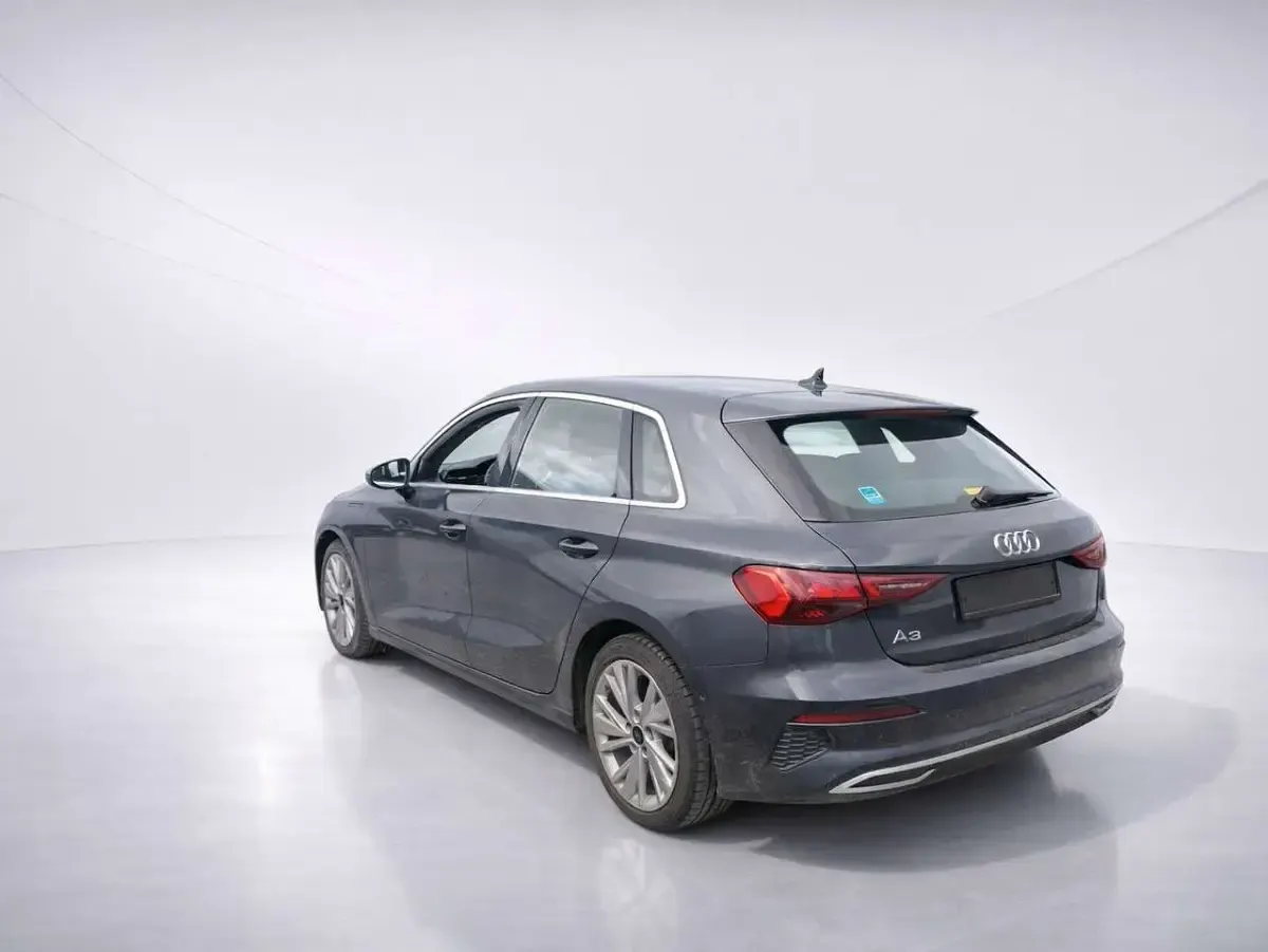 Używany Audi A3 Advanced 204 KM (150 kW) 2022 Szary Sedan/Limuzyna