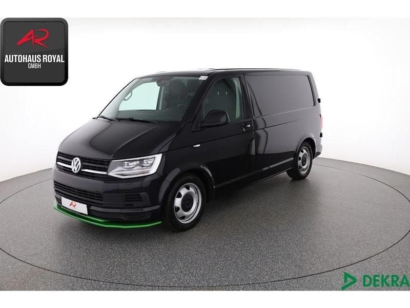 Schwarz (metallic) Gebraucht 2019 VW T6.1 Van | 23.479 € (Superpreis) - Bild 1/4