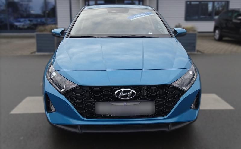 Gebraucht Hyundai i20 Select 101 PS (74 kW) 2021 Metallic Kleinwagen