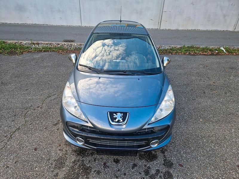 Gebraucht Peugeot 207 90 PS (66 kW) 2008 Blau Kleinwagen