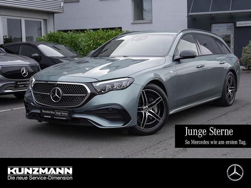 Verdesilber metallic Gebraucht 2025 Mercedes E300 AMG Kombi | 48.450 € (Superpreis) - Bild 1/4