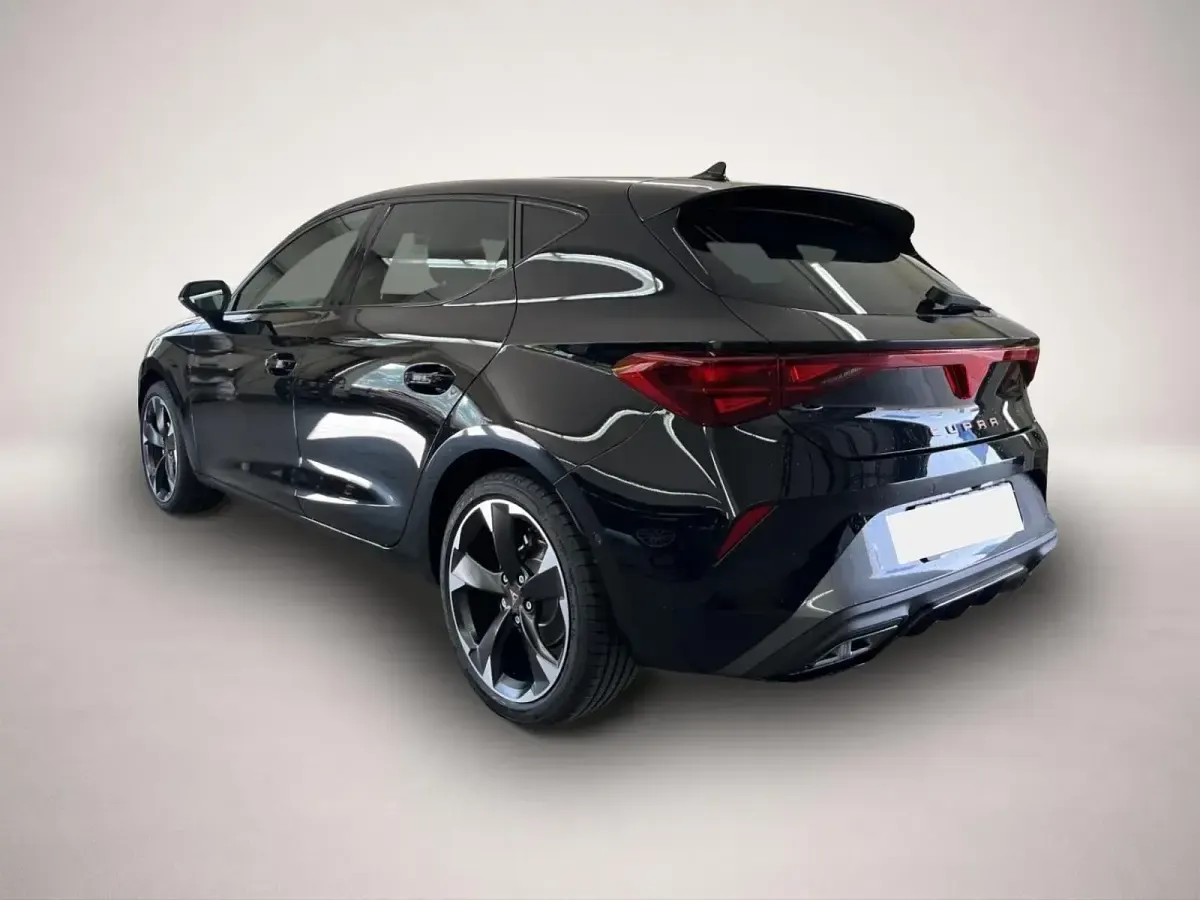Gebraucht Cupra Leon 150 PS (110 kW) 2026 Manufacturer Limousine