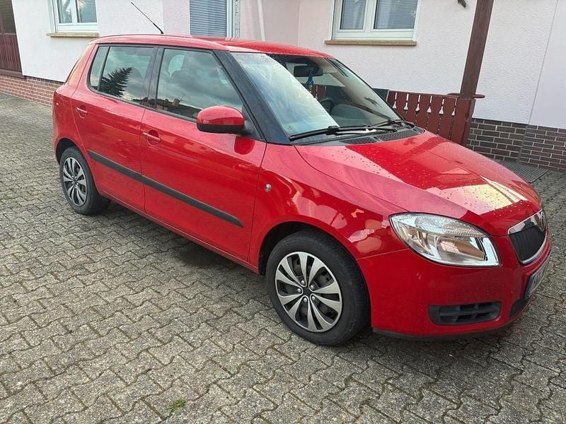 Rot Gebraucht 2008 Skoda Fabia Limousine | 4.000 € (Teuer) - Bild 1/4