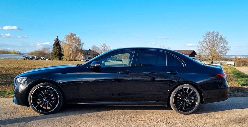 Gebraucht Mercedes E450 Night 367 PS (269 kW) 2023 Schwarz Limousine