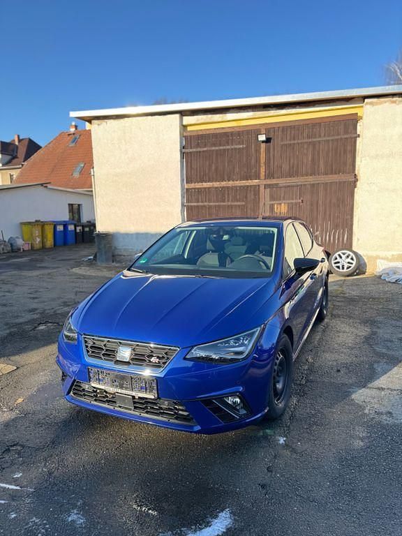 Blau Gebraucht 2018 Seat Ibiza FR Limousine | 12.500 € (Fairer Preis) - Bild 1/4