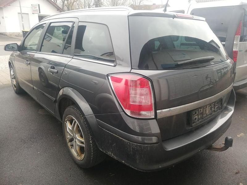 Gebraucht Opel Astra Innovation 150 PS (110 kW) 2010 Grau Limousine