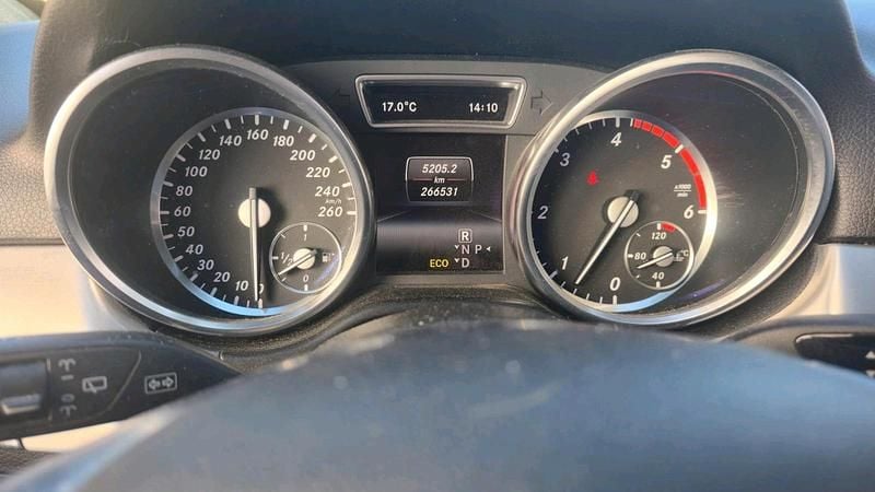 Gebraucht Mercedes ML350 258 PS (189 kW) 2014 Schwarz SUV