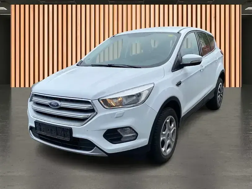 Gebraucht Ford Kuga Trend 120 PS (88 kW) 2019 Frostweiã SUV