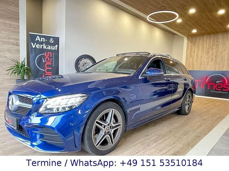 Blau Gebraucht 2018 Mercedes 180 AMG line Limousine | 26.500 € - Bild 1/4