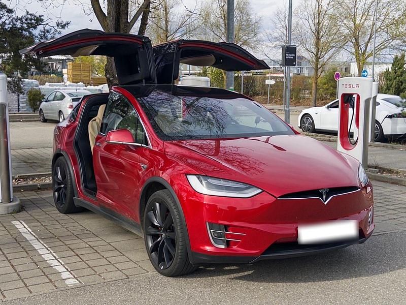 Gebraucht Tesla Model X 500 kW (680 PS) 2016 Rot SUV