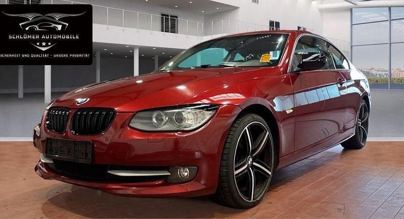 Rot Gebraucht 2011 BMW 320 Coupé | 7.999 € (Fairer Preis) - Bild 1/4